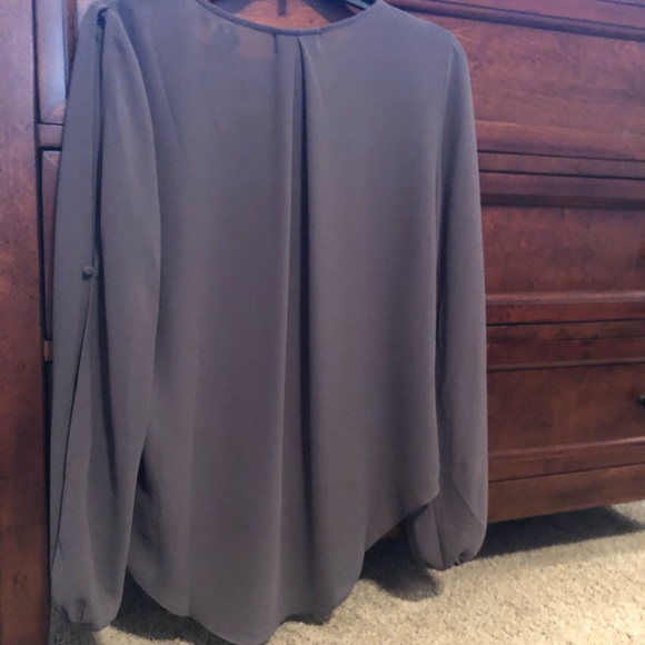 Fab’rik high/low hem blouse w/ peek a boo sleeves - Picture 5 of 6